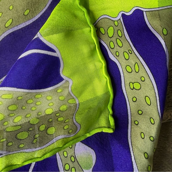 Kenojuak Ashevak ‘The Enchanted Birds’ Silk Scarf - Picture 9 of 15